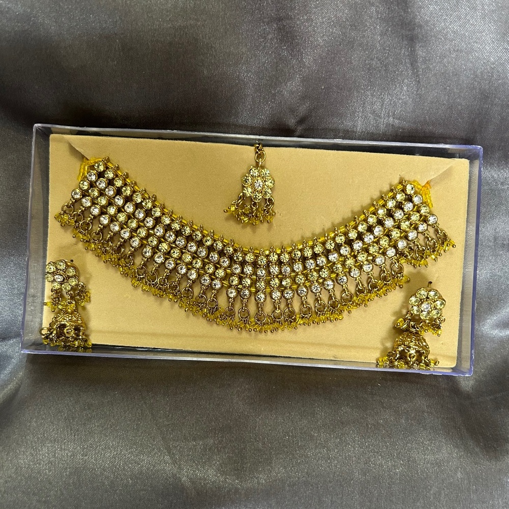 Jewellery Set with Head piece Green and Gold